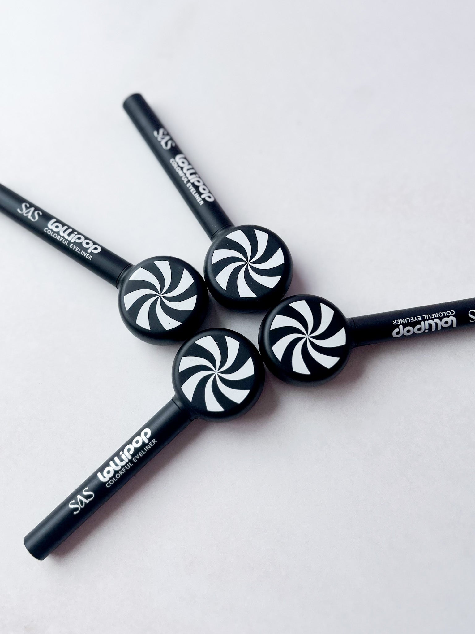 SAS - Delineador liquido negro LOLLIPOP